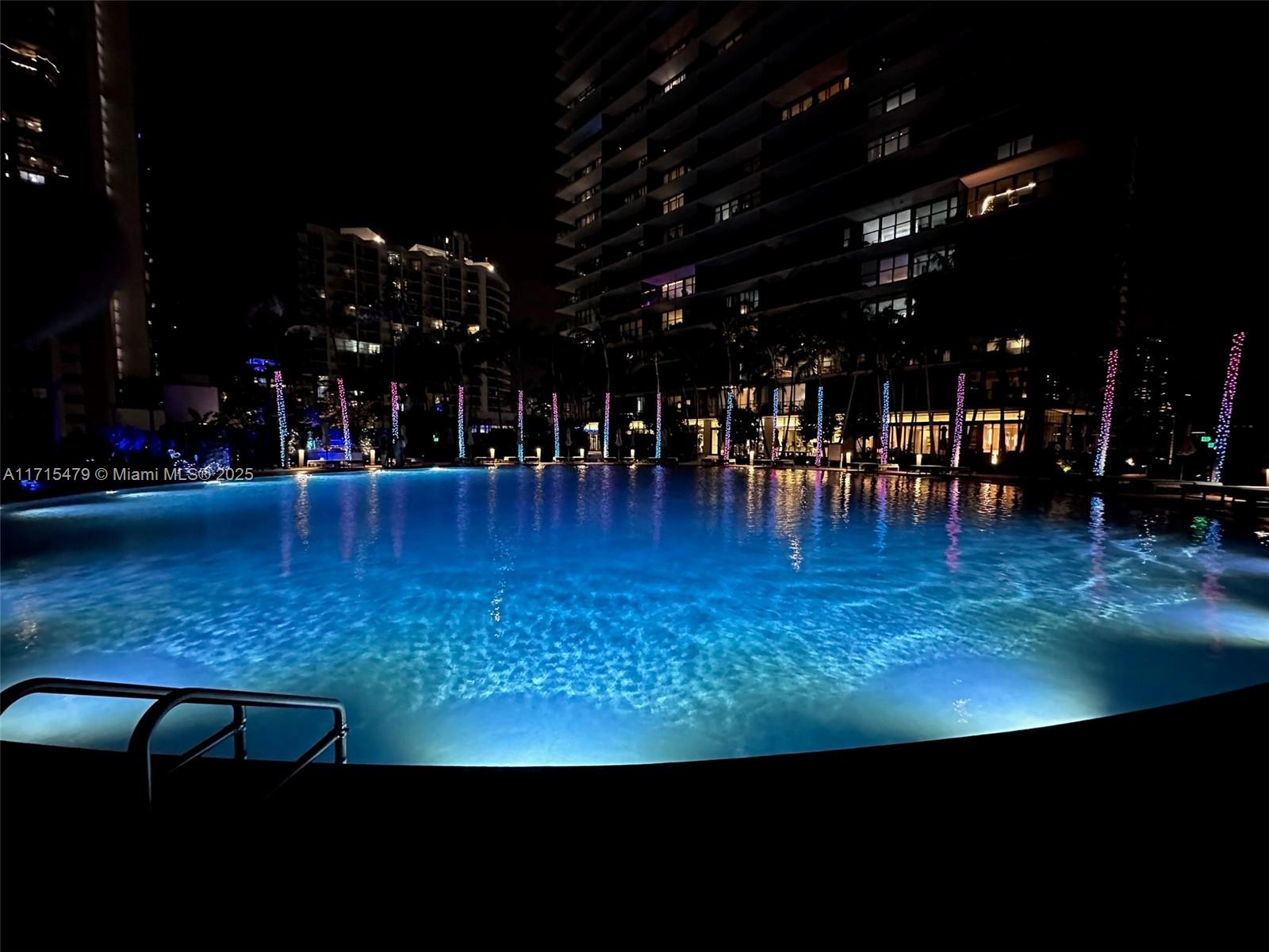 PARAISO BAY CONDO - Residential