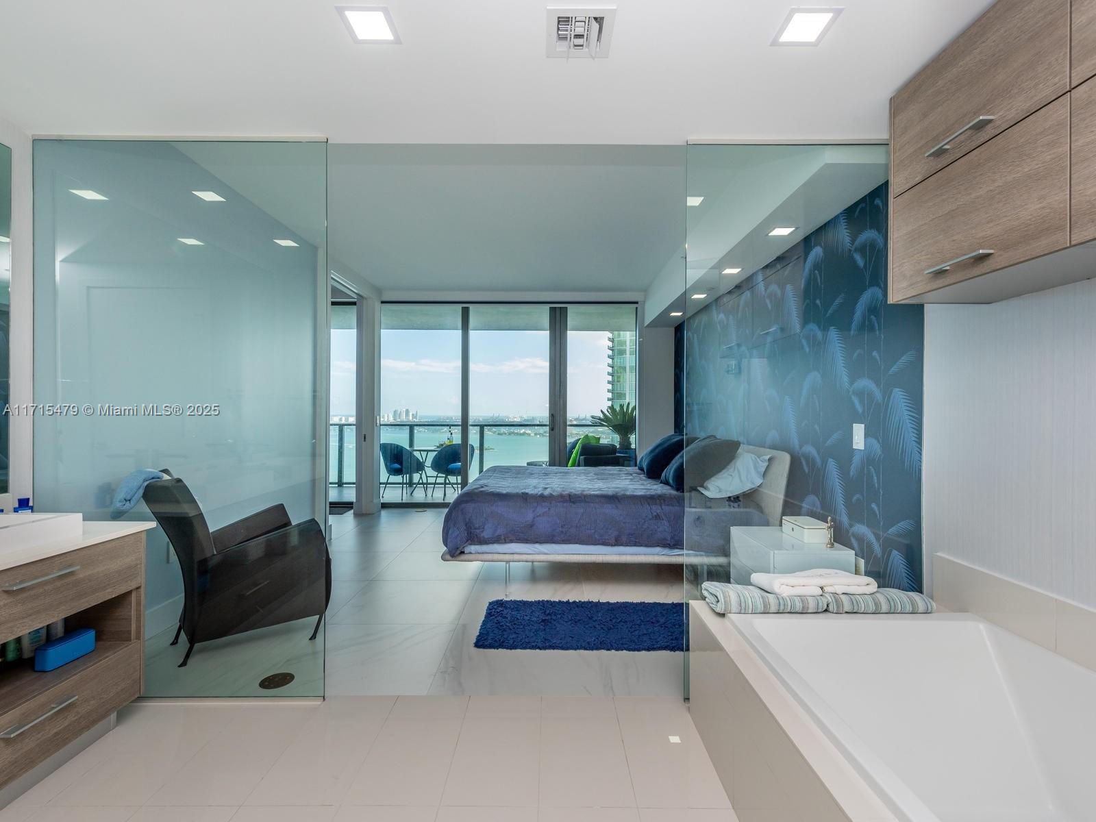 PARAISO BAY CONDO - Residential
