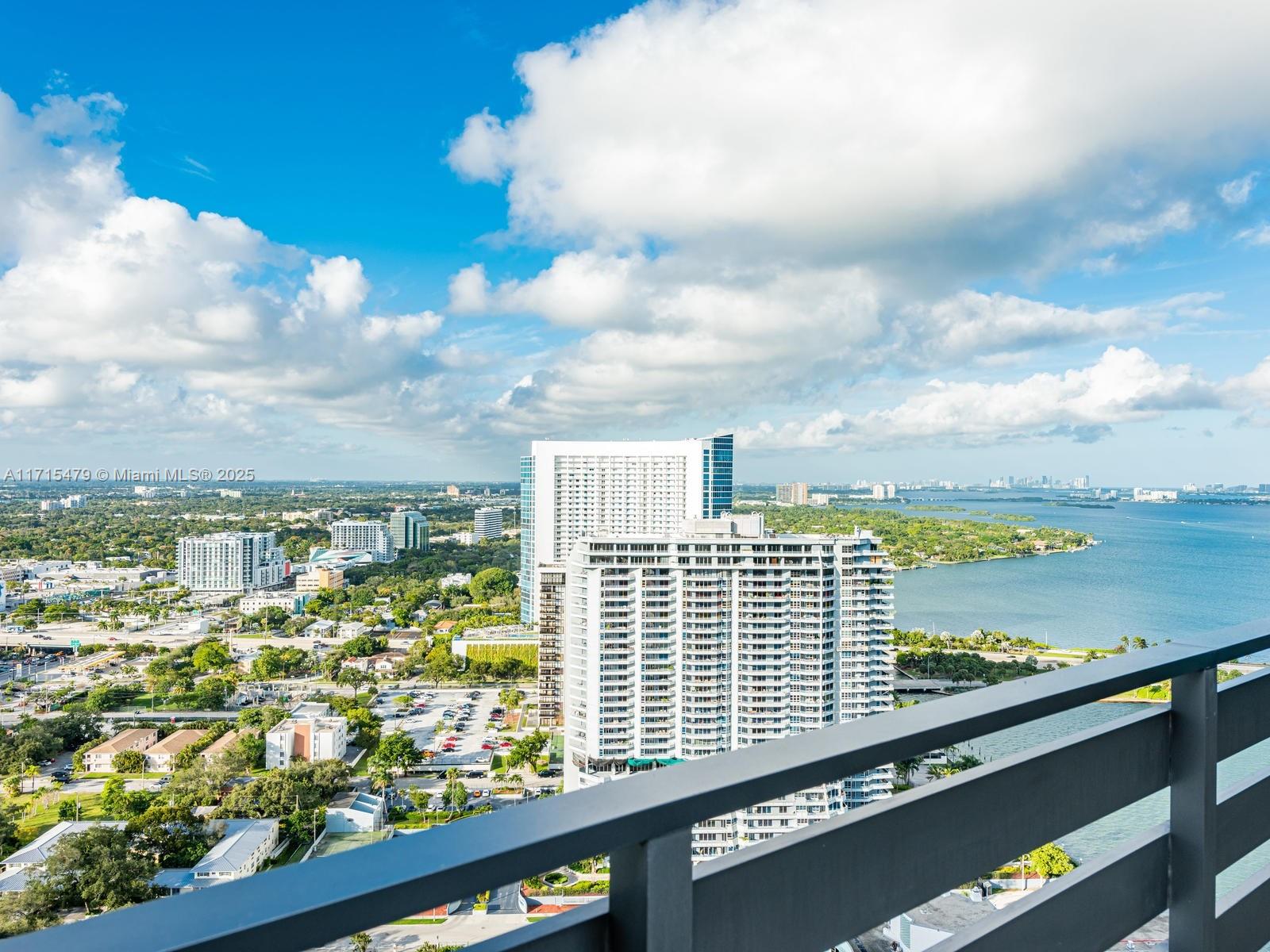 PARAISO BAY CONDO - Residential