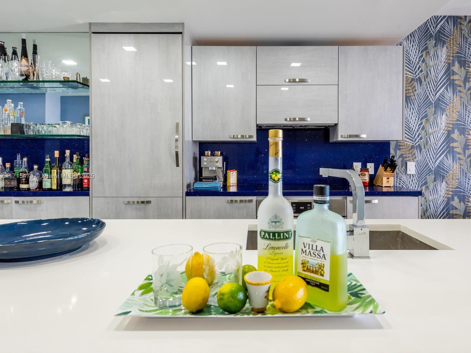 PARAISO BAY CONDO - Residential