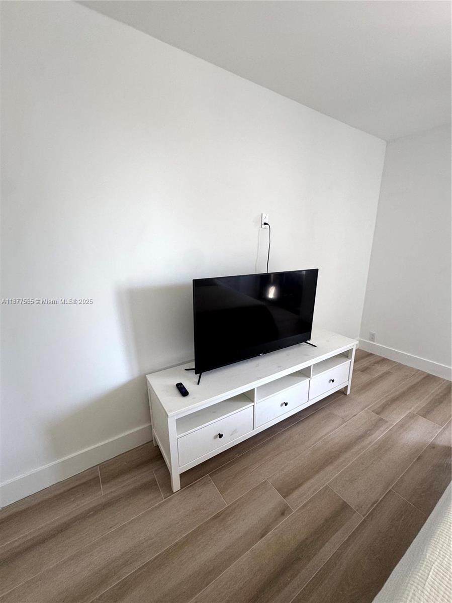 BRICKELL KEY ONE CONDO - Residential