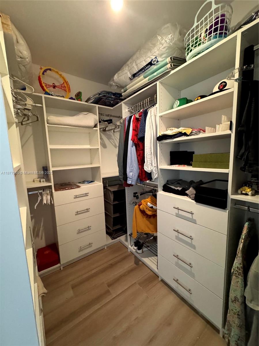 BRICKELL KEY ONE CONDO - Residential