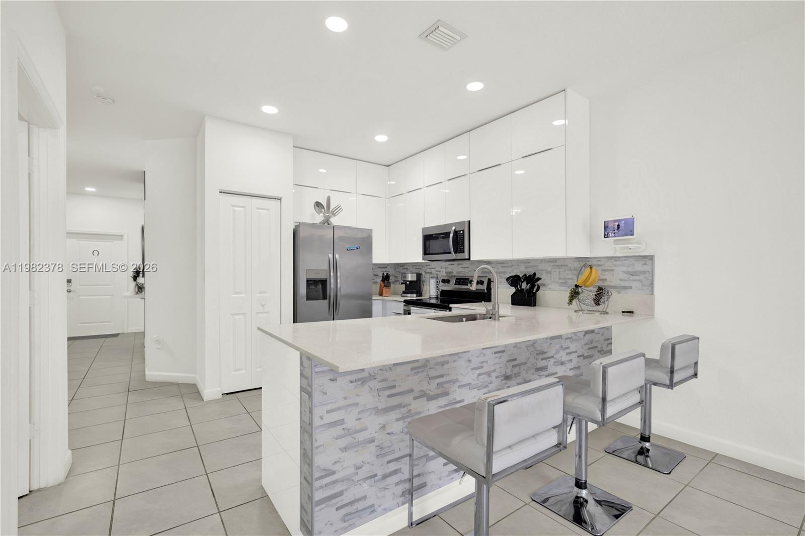 KENDALL ASSEMBLAGE SOUTH - Residential