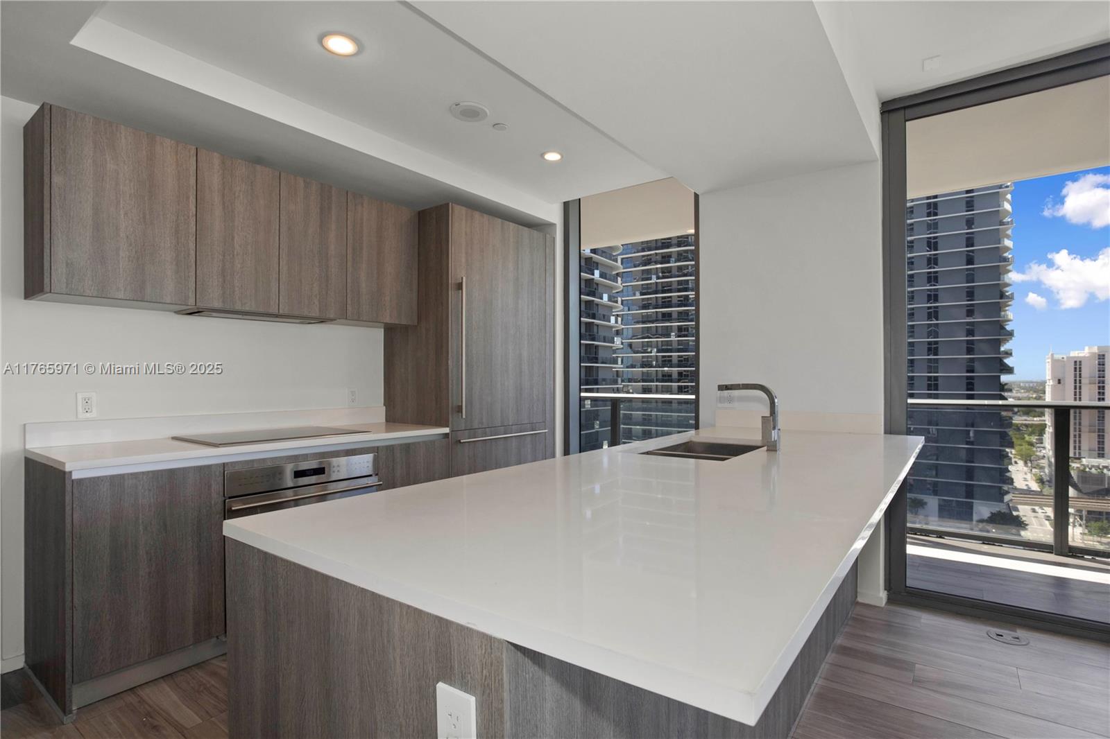 801 SMA RESIDENCES CONDO - Residential