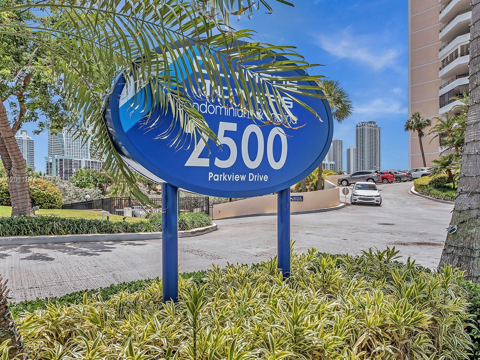 2500 Parkview Dr 1219
