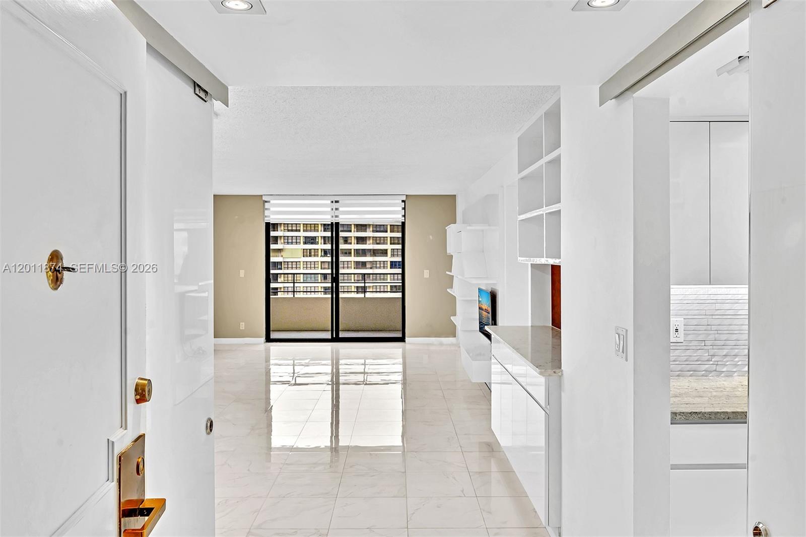 2500 Parkview Dr 1219