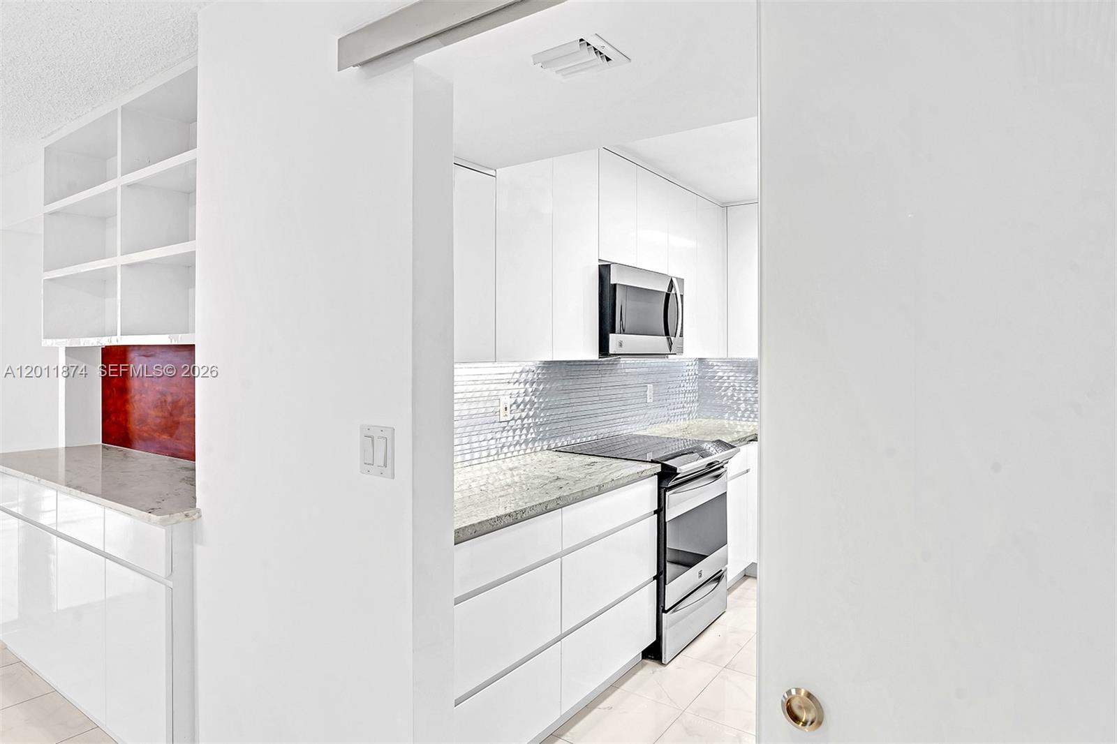 2500 Parkview Dr 1219