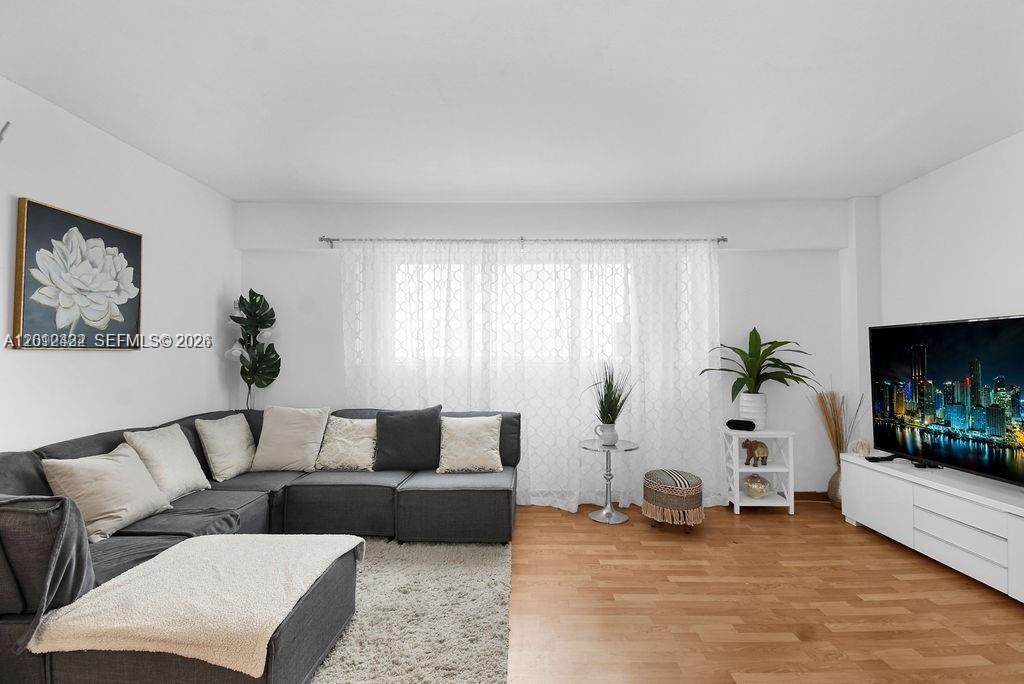1620 West Ave 406