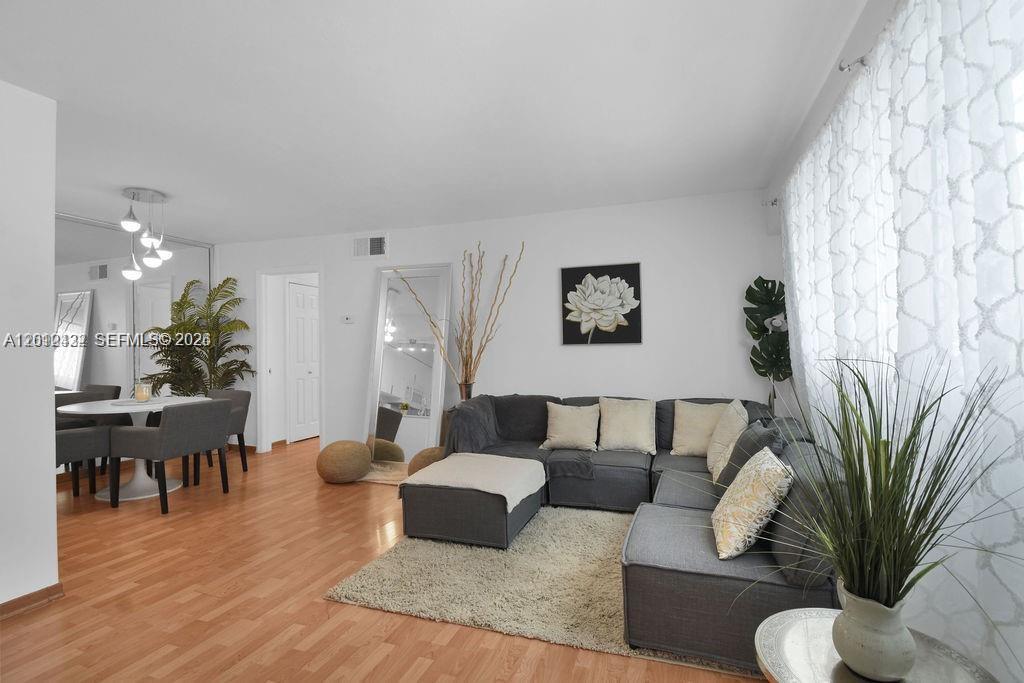 1620 West Ave 406