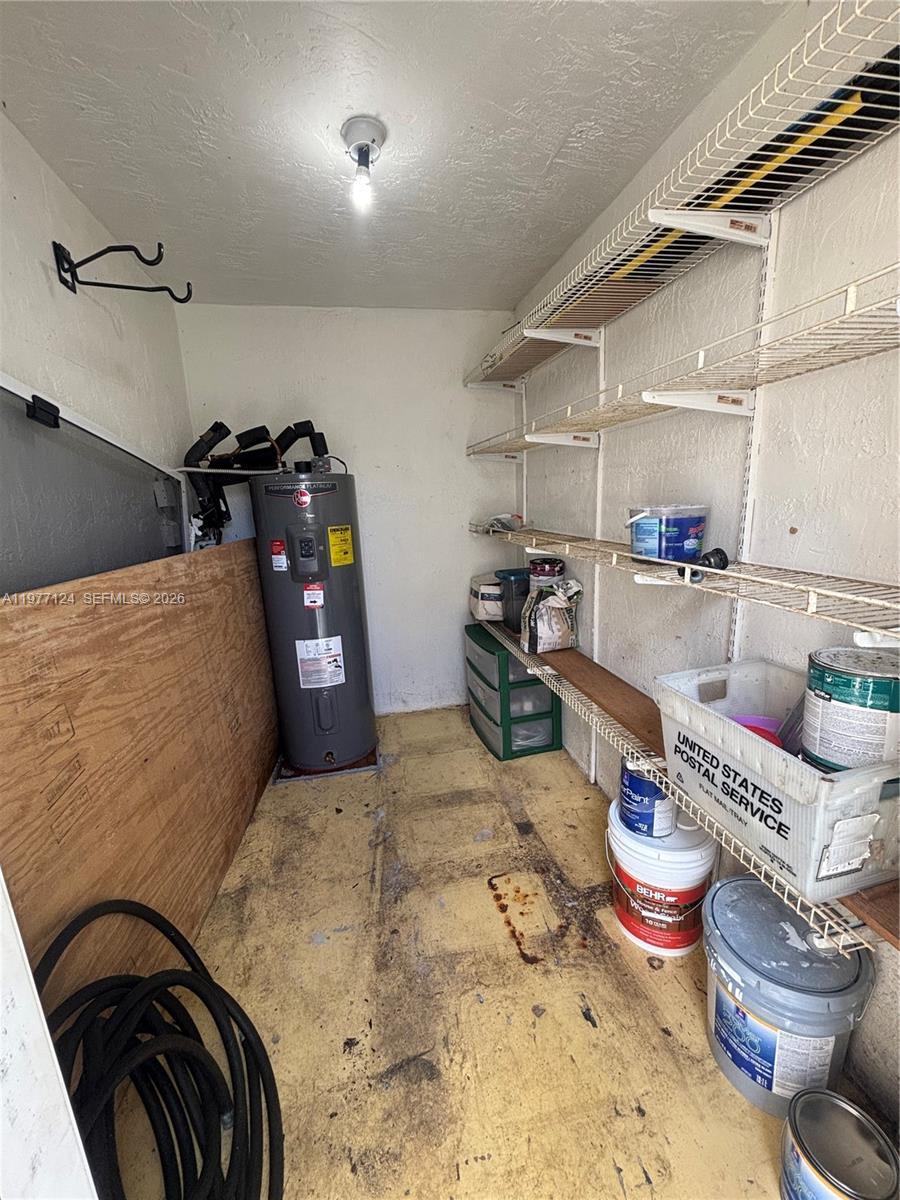 EMERALD COURTS - OPAL CRE - Residential Lease