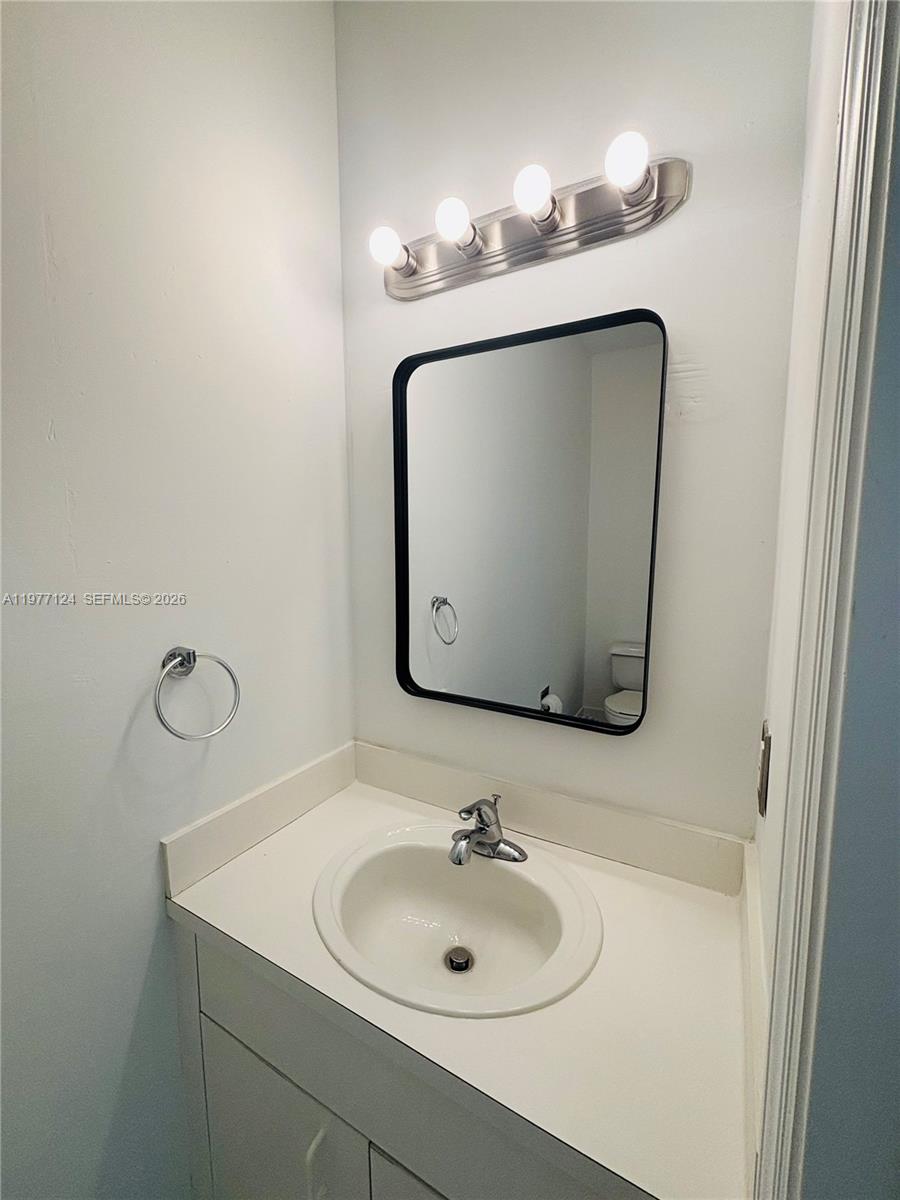 EMERALD COURTS - OPAL CRE - Residential Lease