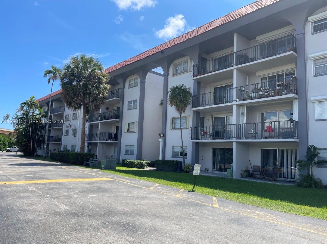 GRANADA DADELAND CONDO - Residential
