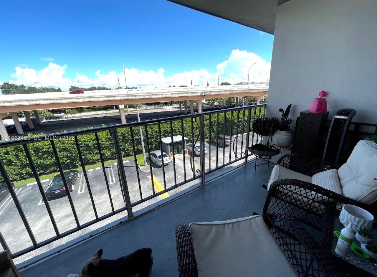 GRANADA DADELAND CONDO - Residential