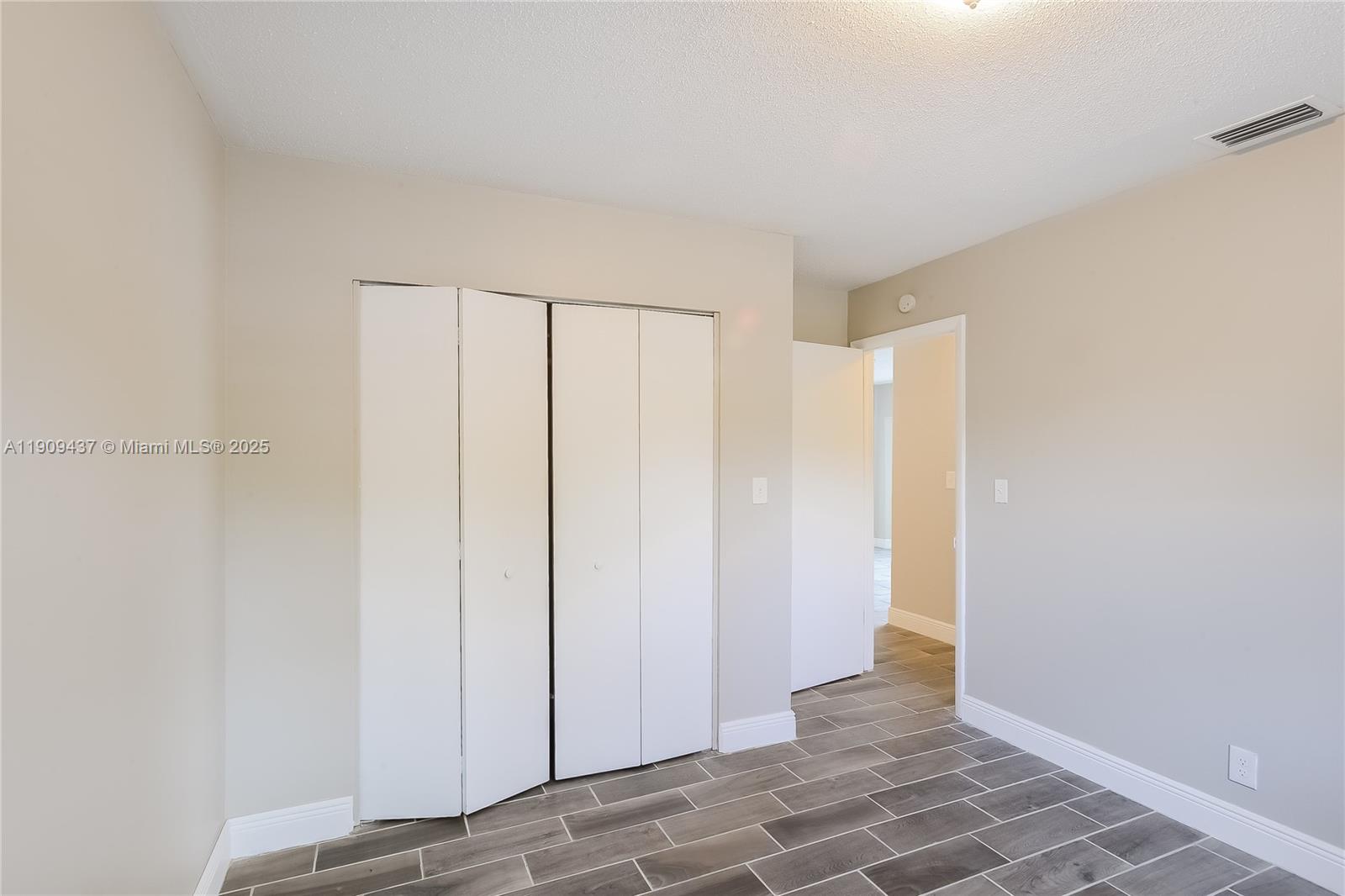 SUNRISE GOLF VILLAGE 3RD - Residential Lease