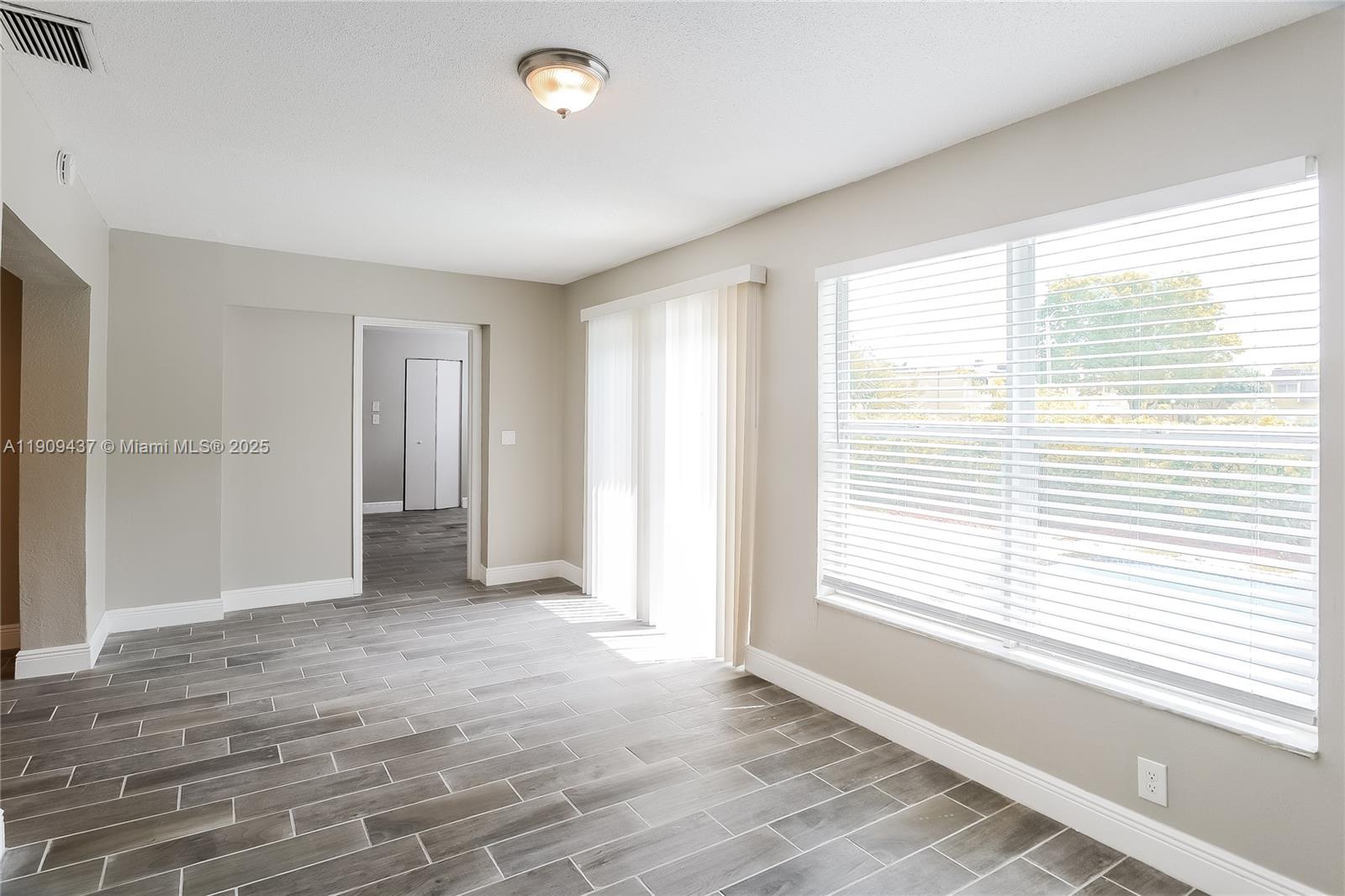 SUNRISE GOLF VILLAGE 3RD - Residential Lease