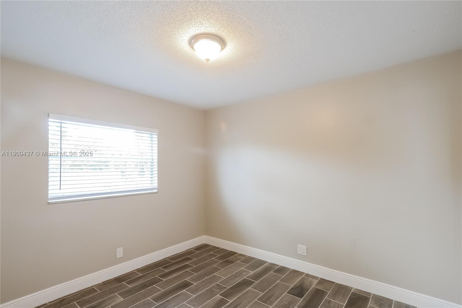 SUNRISE GOLF VILLAGE 3RD - Residential Lease