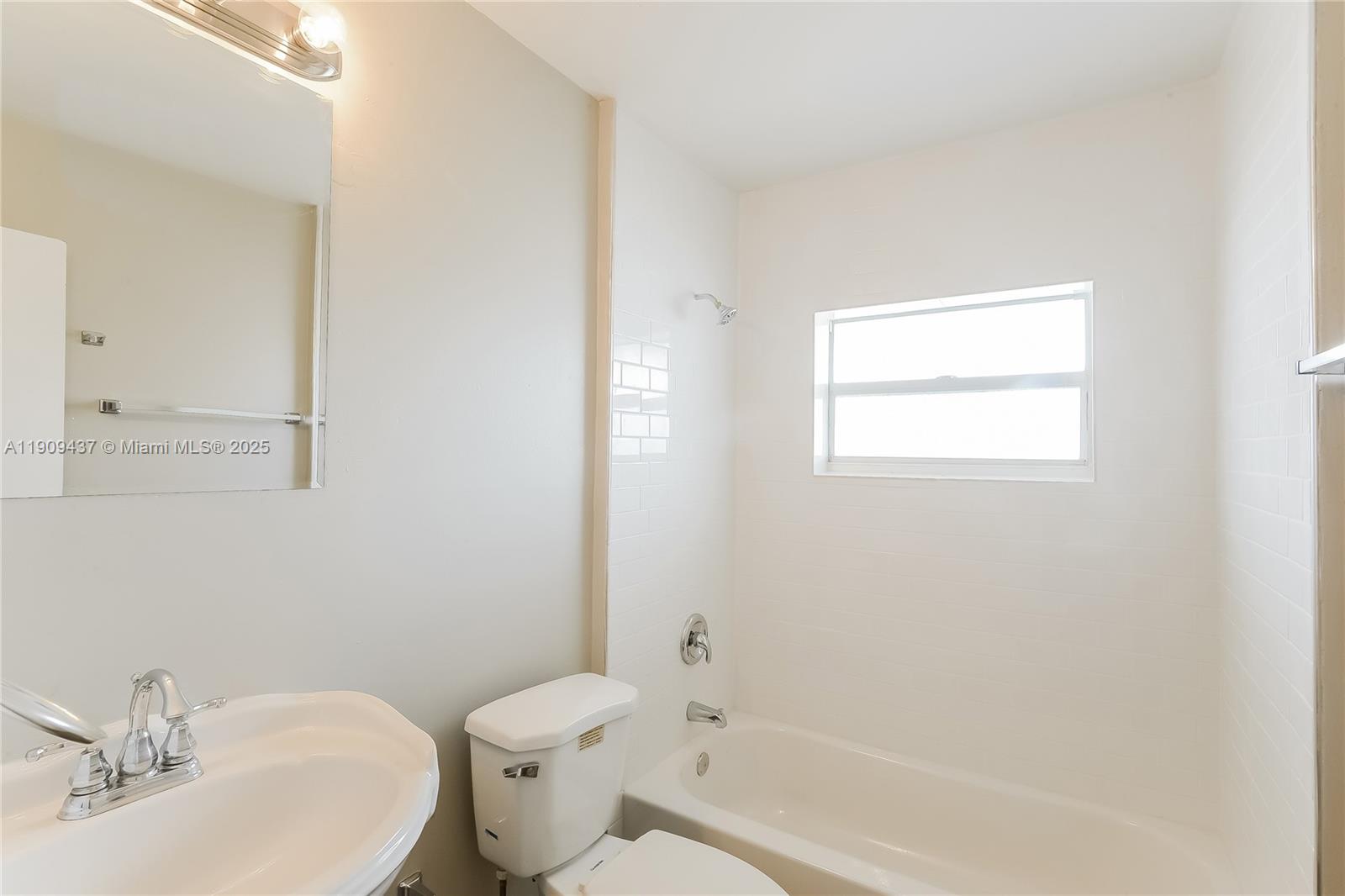 SUNRISE GOLF VILLAGE 3RD - Residential Lease