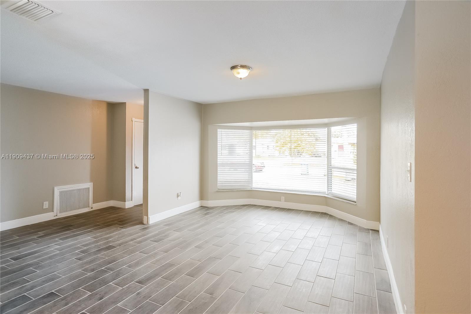 SUNRISE GOLF VILLAGE 3RD - Residential Lease