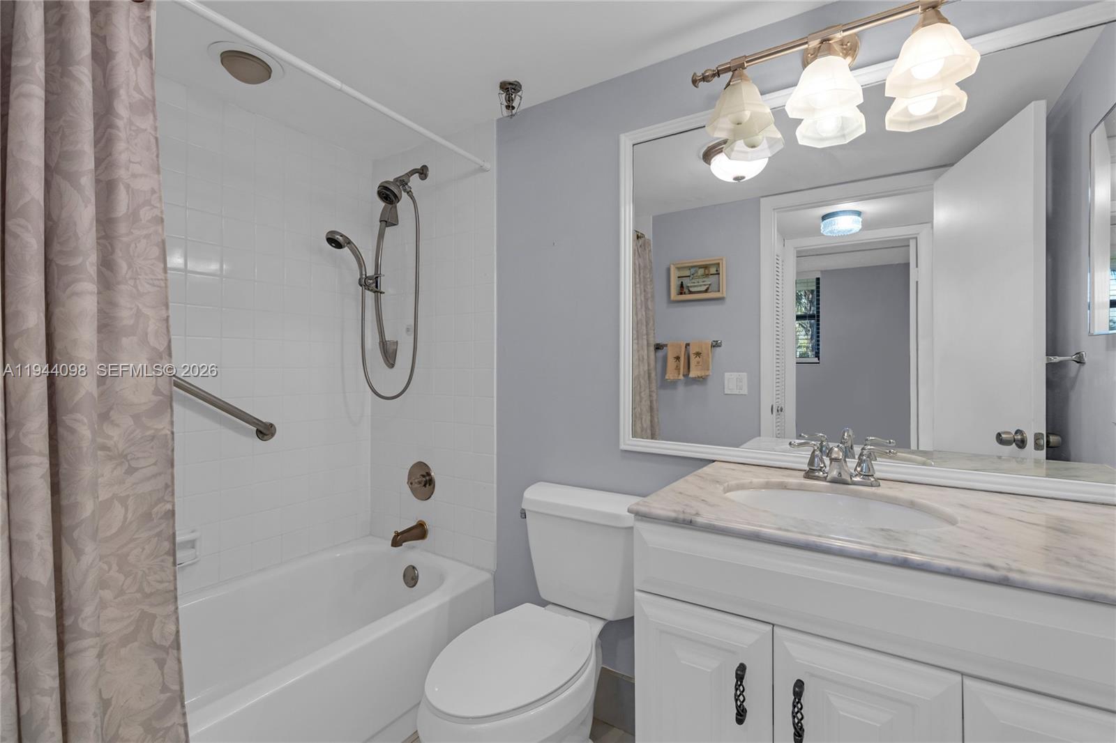 DEER CREEK COUNTRY CLUB - Residential