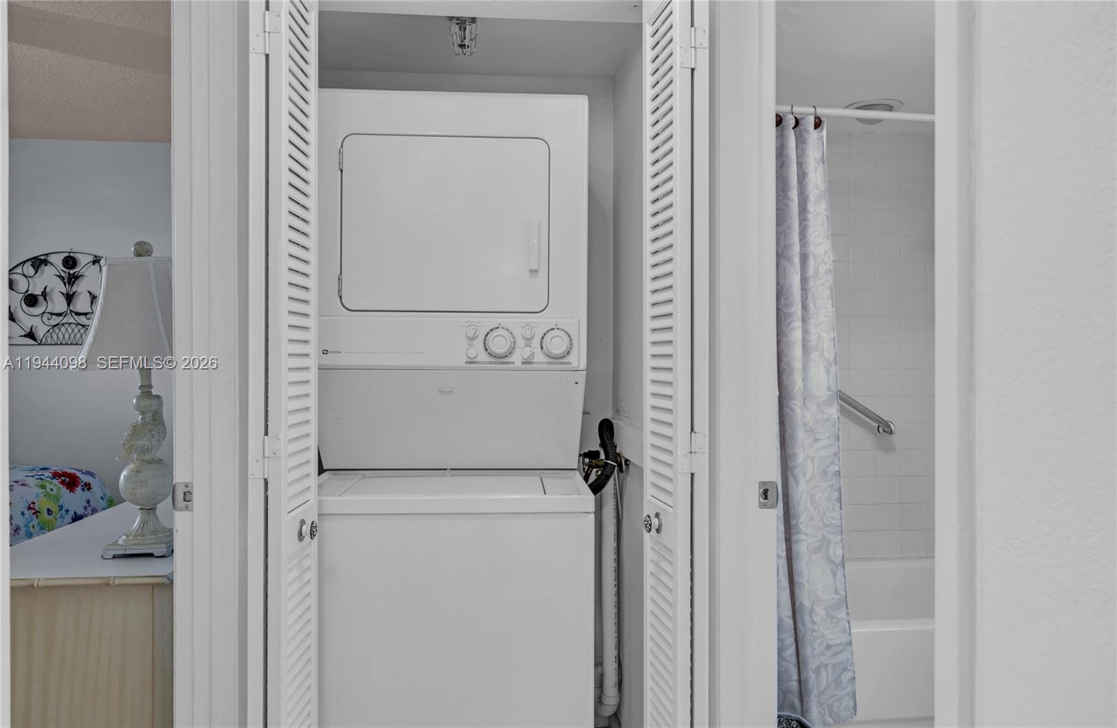 DEER CREEK COUNTRY CLUB - Residential