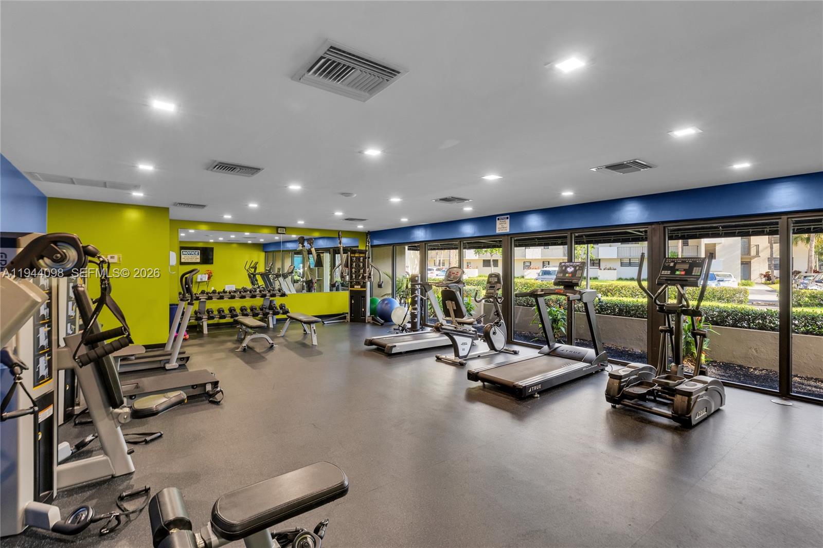 DEER CREEK COUNTRY CLUB - Residential