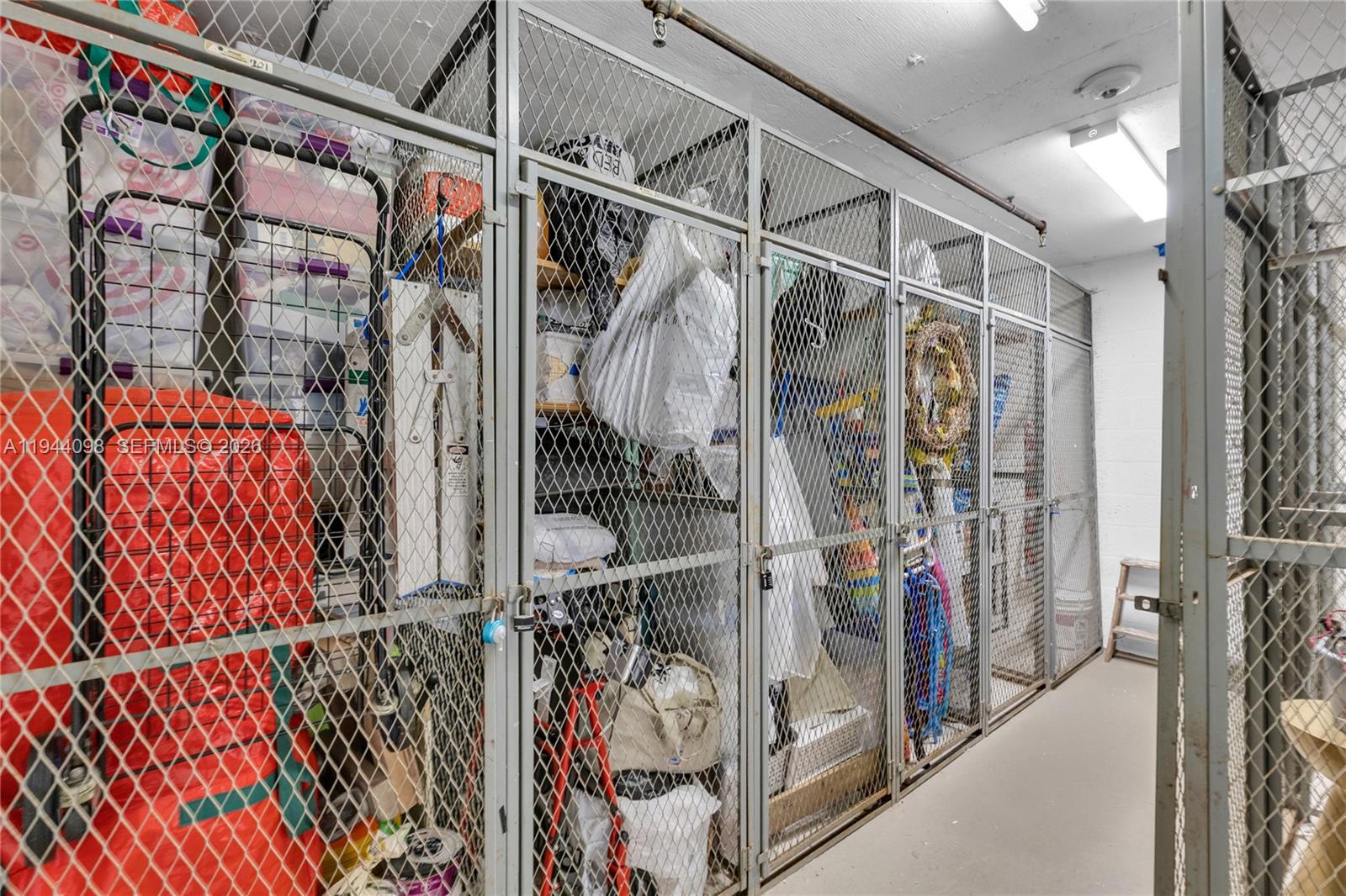 DEER CREEK COUNTRY CLUB - Residential