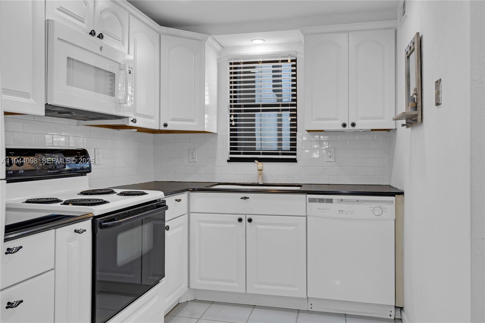 DEER CREEK COUNTRY CLUB - Residential