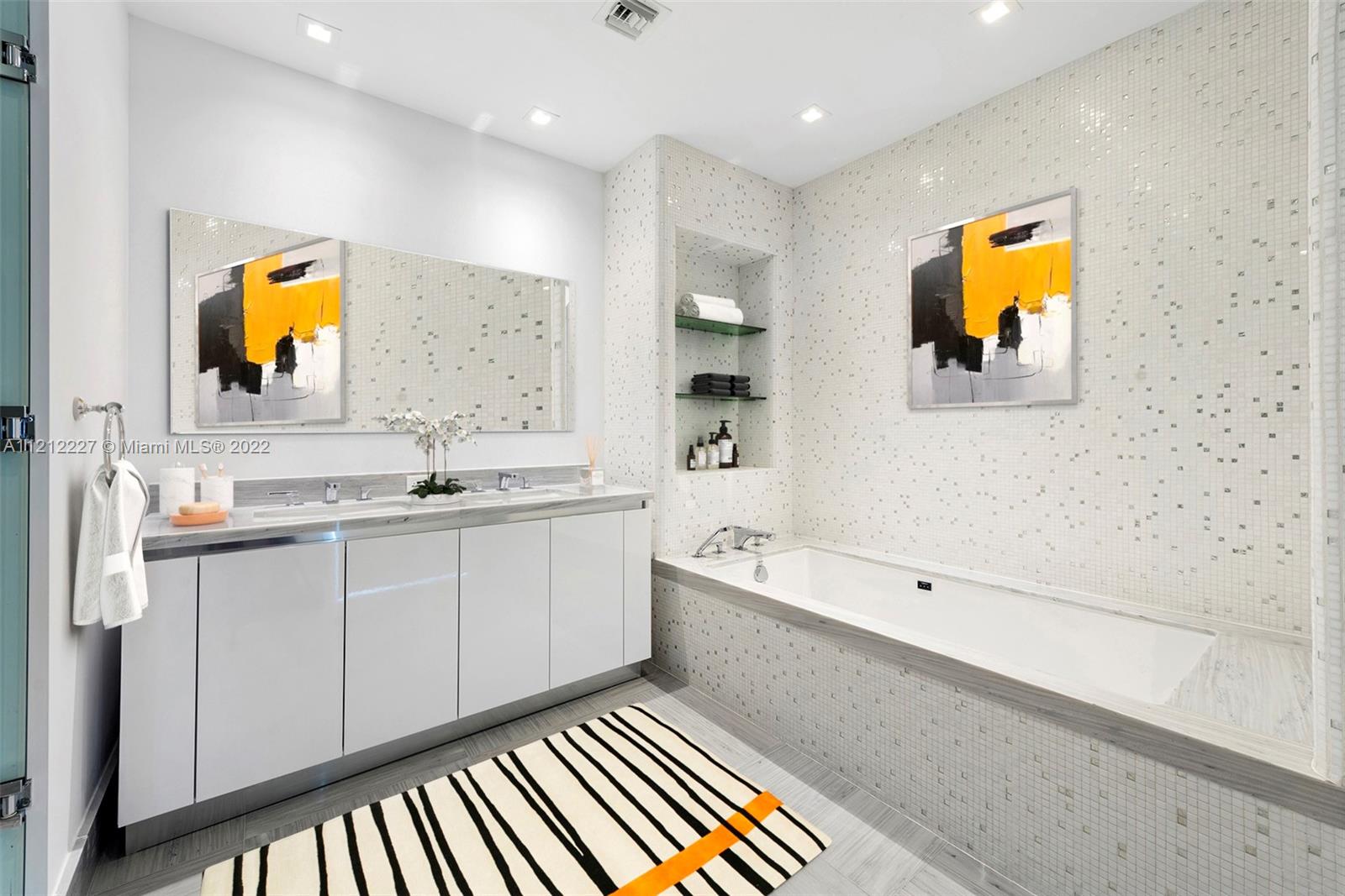 JADE SIGNATURE CONDO - Residential