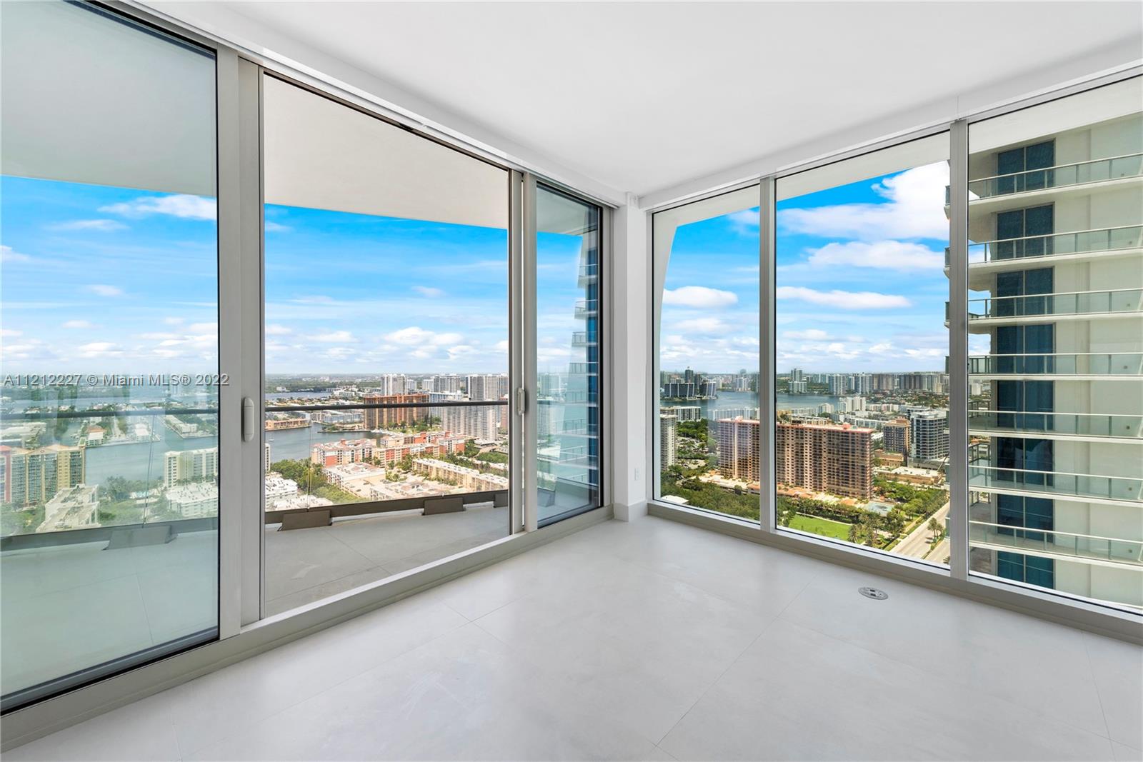 JADE SIGNATURE CONDO - Residential