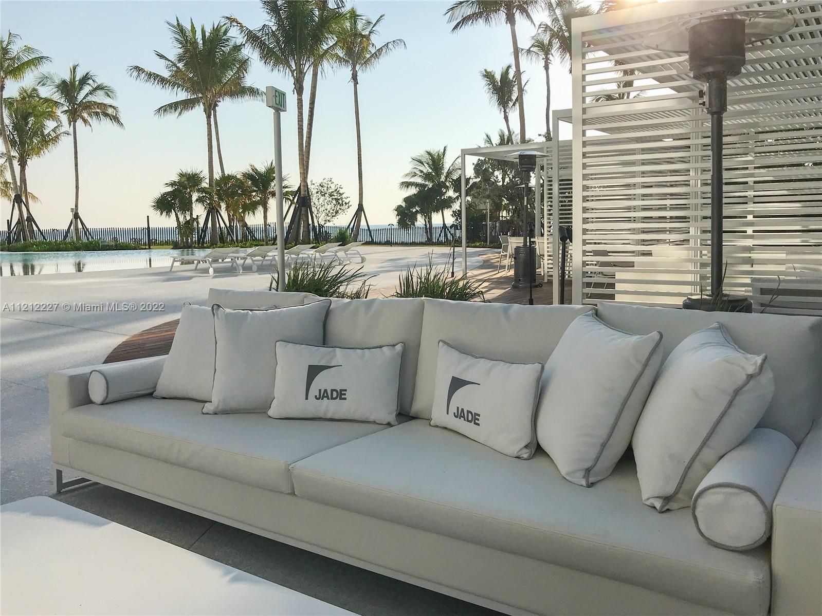 JADE SIGNATURE CONDO - Residential