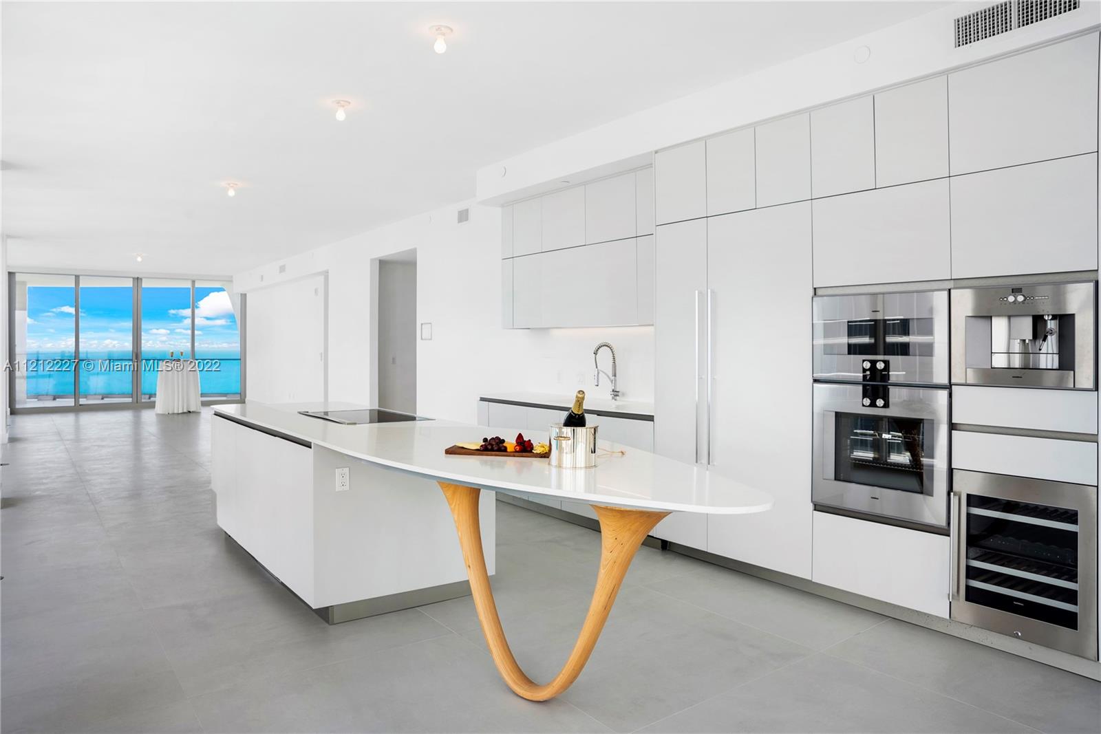 JADE SIGNATURE CONDO - Residential