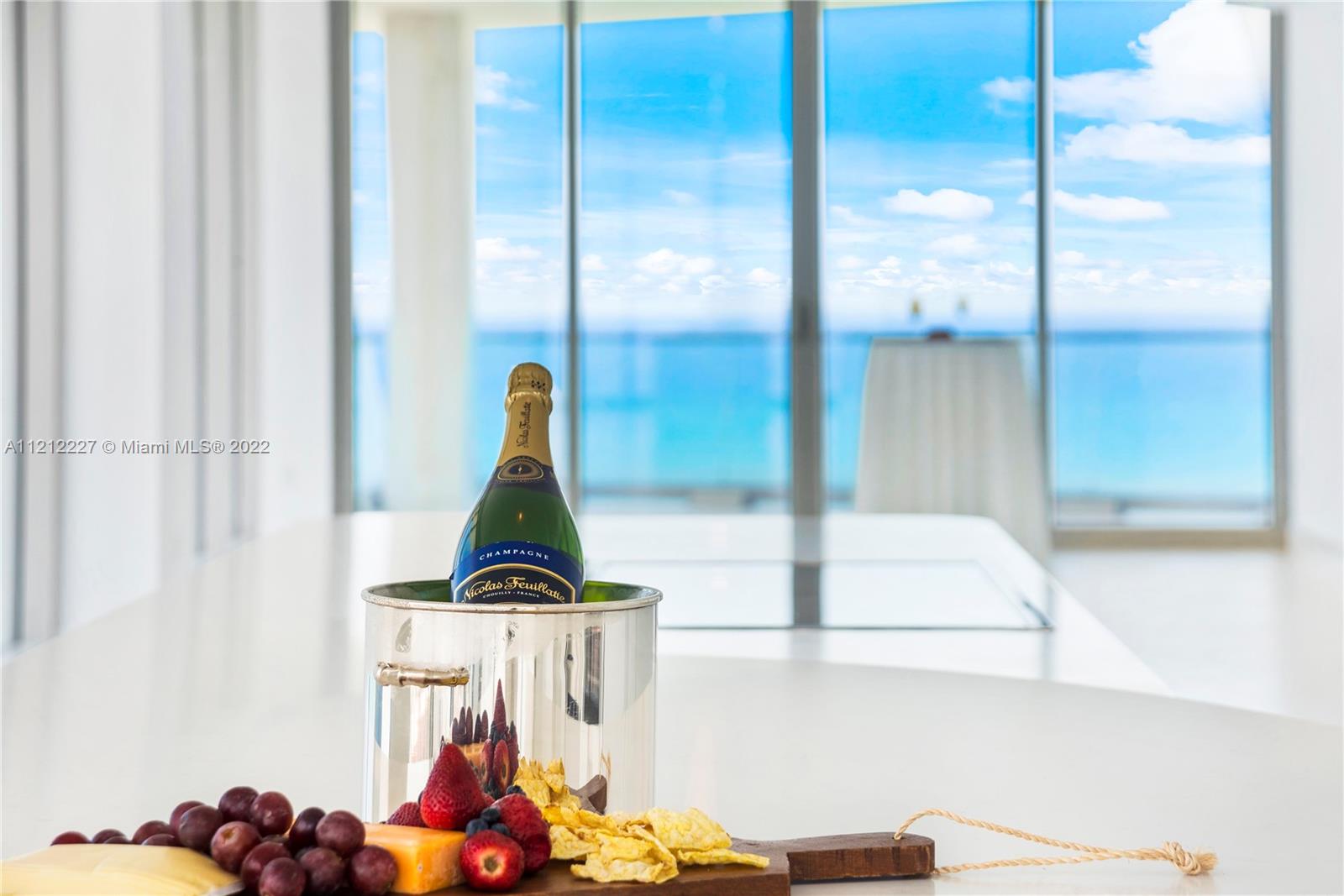 JADE SIGNATURE CONDO - Residential