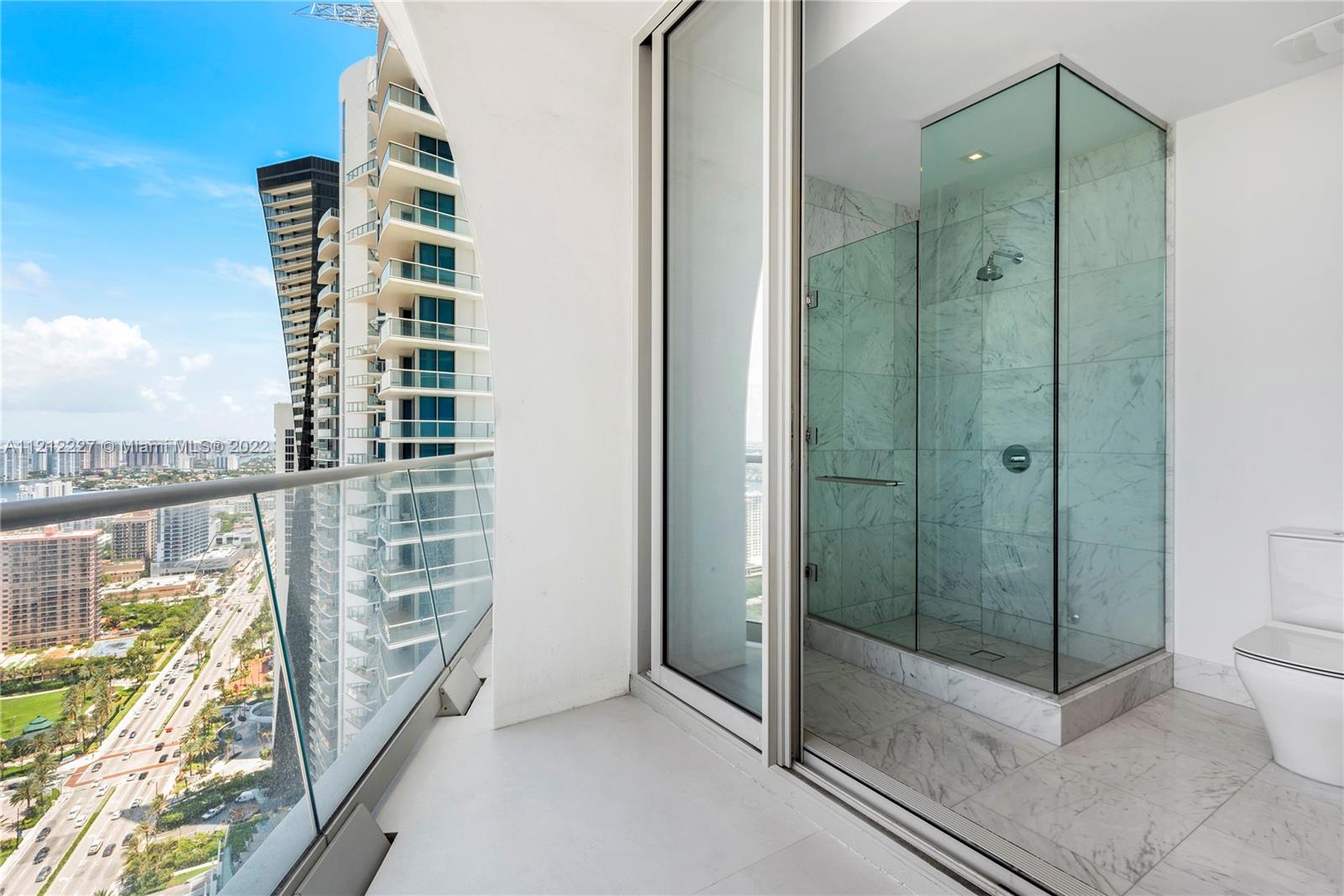 JADE SIGNATURE CONDO - Residential