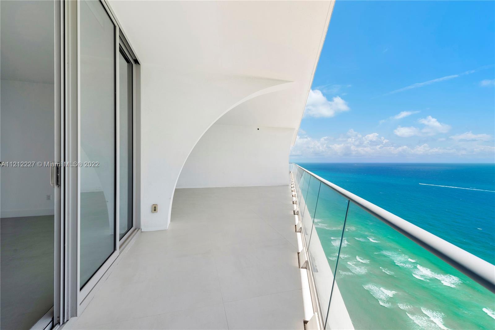 JADE SIGNATURE CONDO - Residential