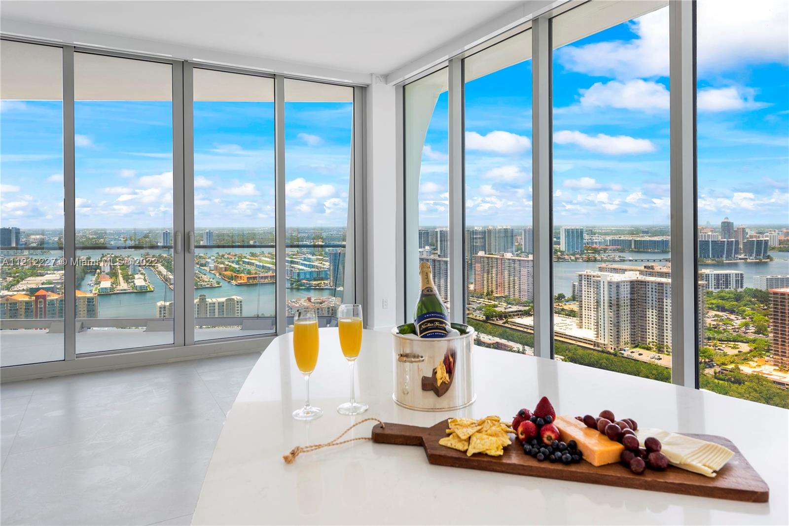 JADE SIGNATURE CONDO - Residential