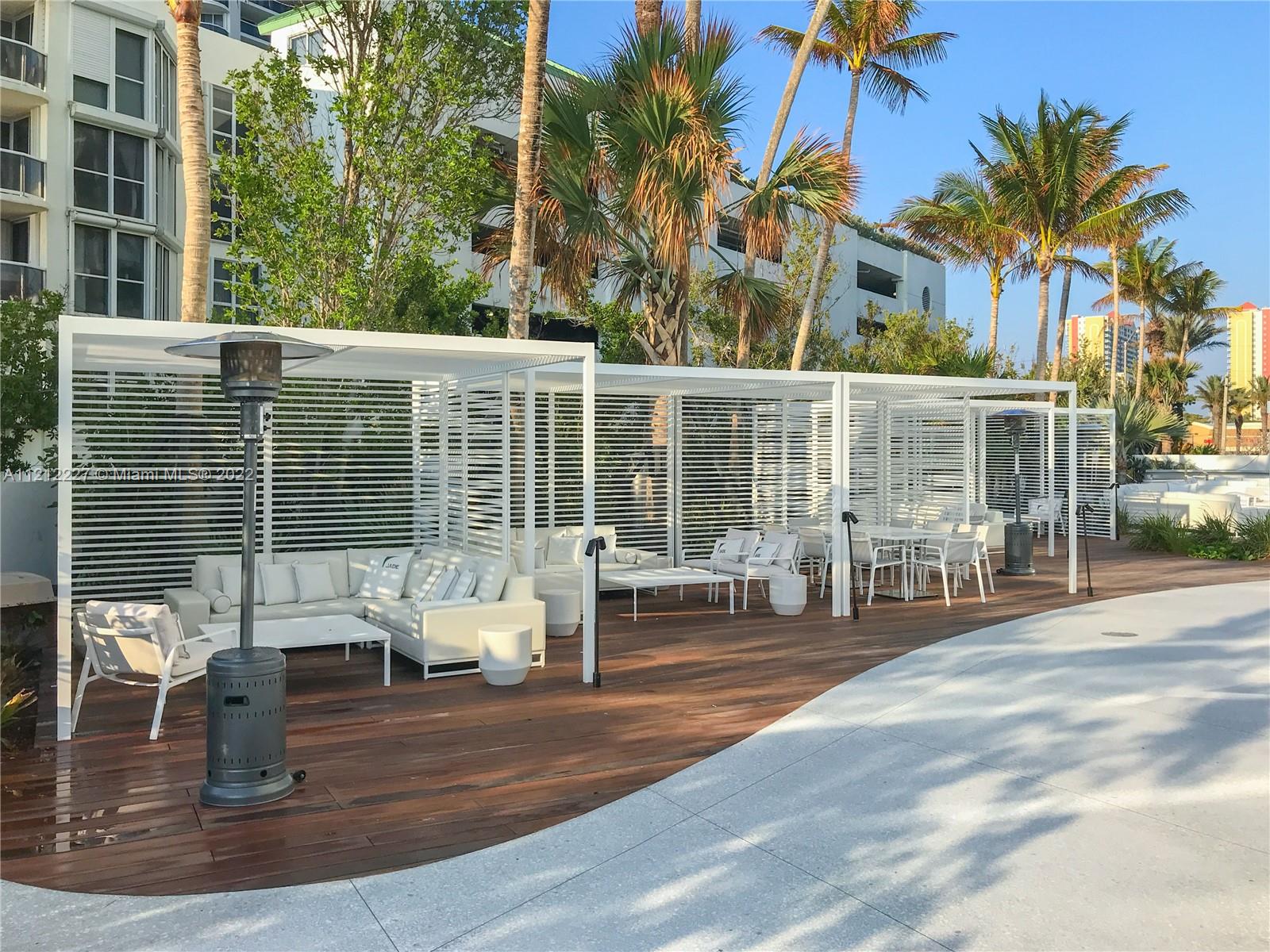 JADE SIGNATURE CONDO - Residential