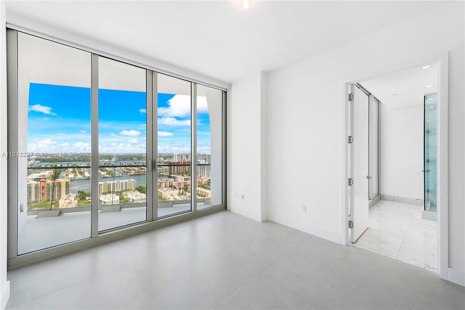 JADE SIGNATURE CONDO - Residential