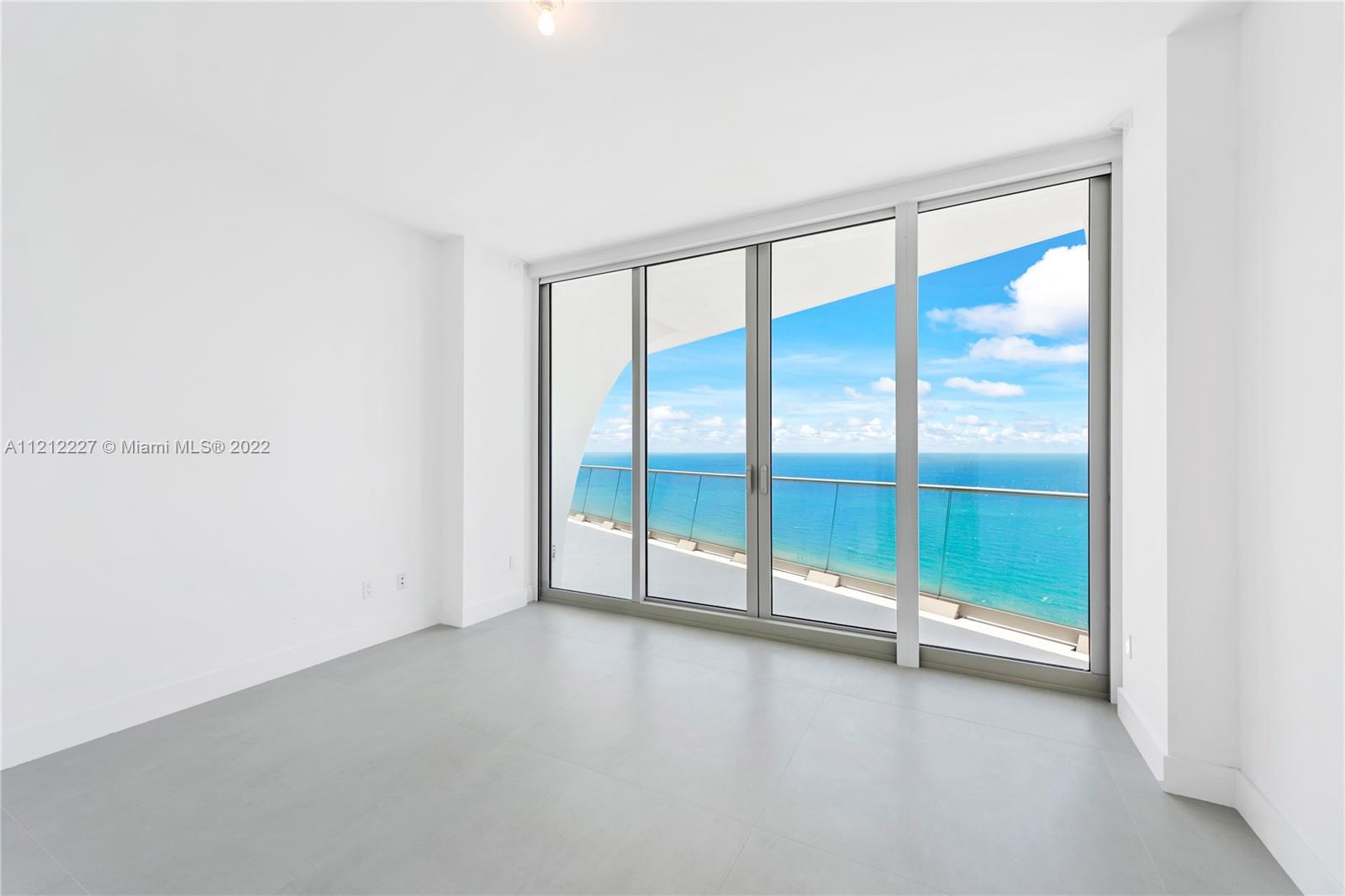 JADE SIGNATURE CONDO - Residential