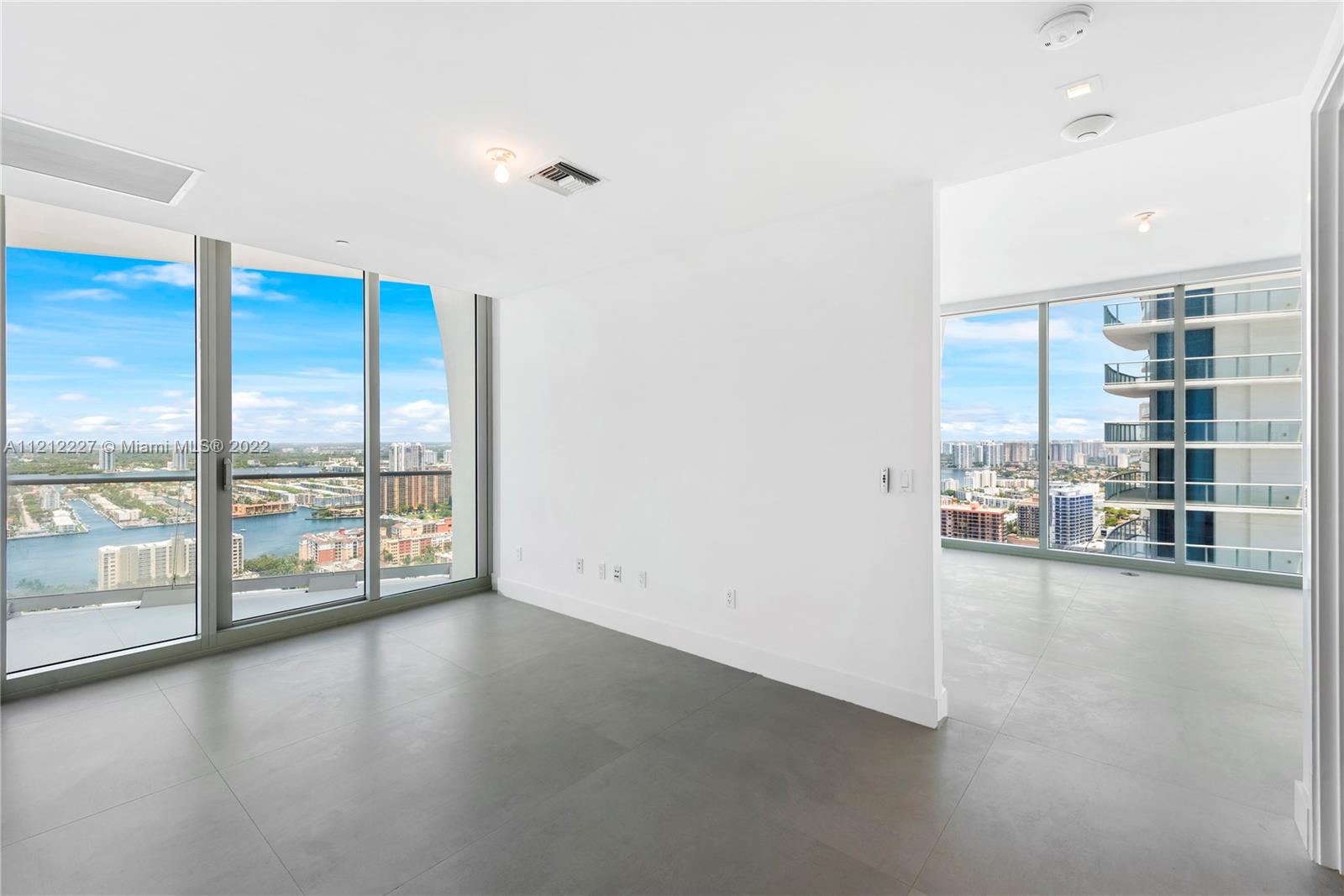 JADE SIGNATURE CONDO - Residential