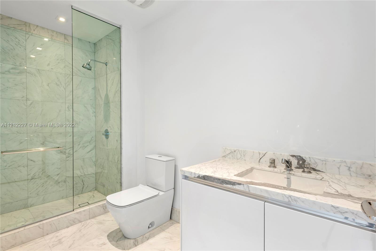 JADE SIGNATURE CONDO - Residential