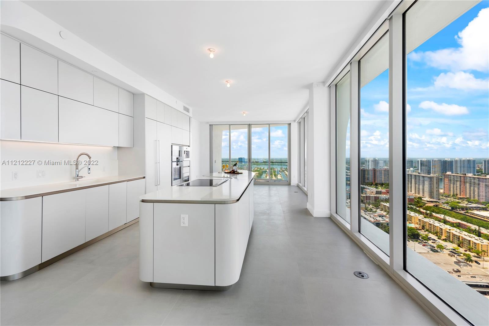 JADE SIGNATURE CONDO - Residential