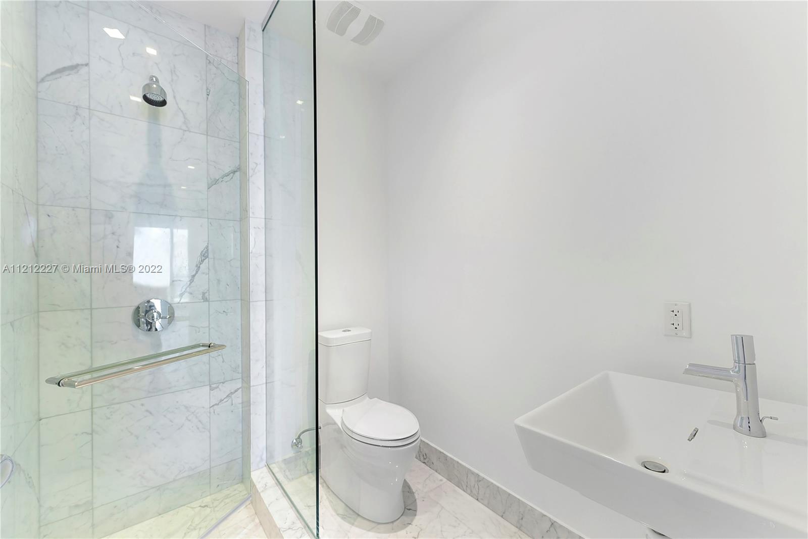 JADE SIGNATURE CONDO - Residential