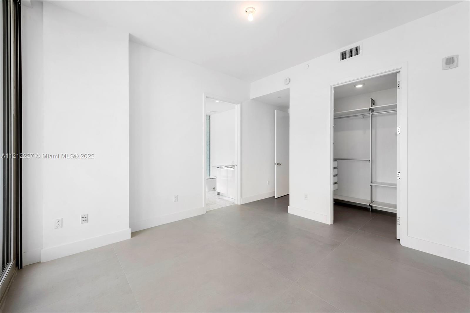 JADE SIGNATURE CONDO - Residential