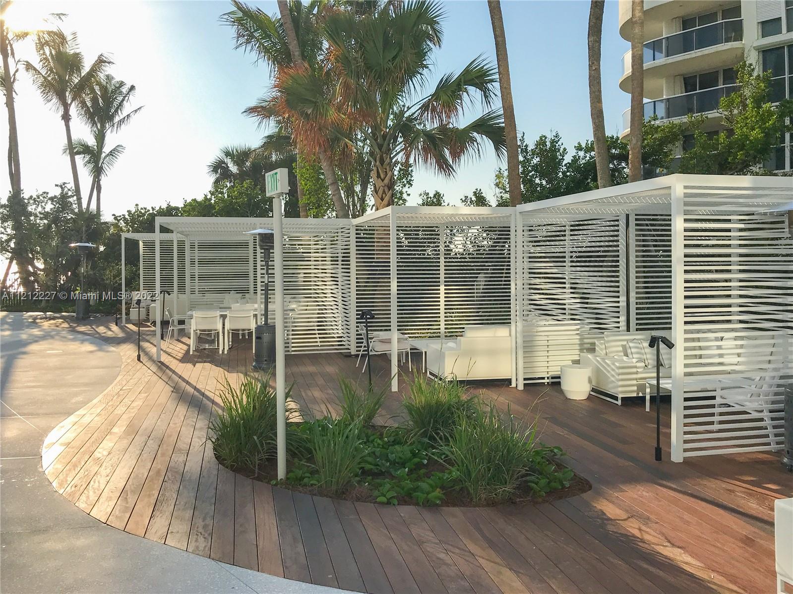 JADE SIGNATURE CONDO - Residential