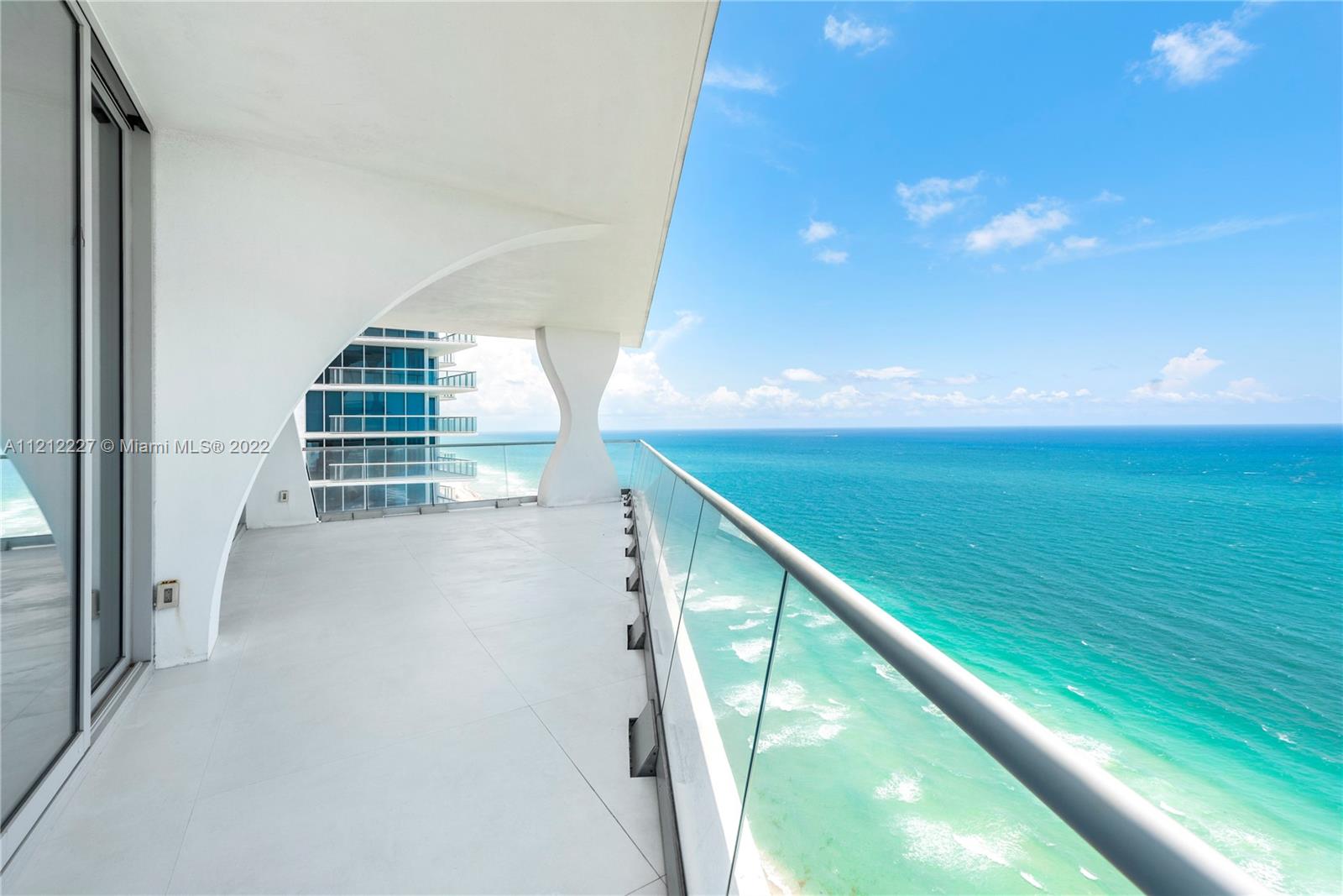 JADE SIGNATURE CONDO - Residential