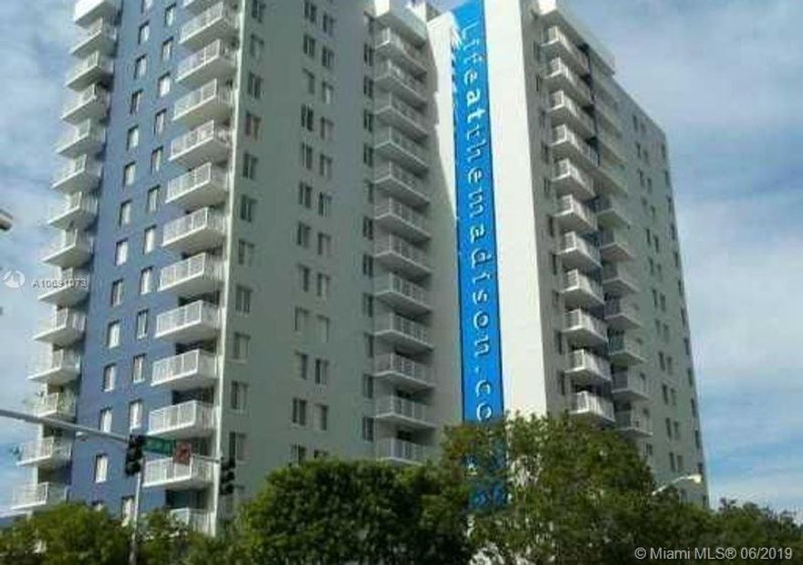 LIVING AT ONE OF THE TWO TOWERS AT THE MADISON PUTS YOU MINUTES FROM BRICKELL AND CORAL GABLES, AND METRORAIL AND THE PEOPLE MOVER ARE NEXT DOOR. THE BUILDING HAS ITS OWN CYBER LOUNGE WITH HIGH-SPEED, WI-FI AND A PRIVATE MOVIE SCREENING ROOM, FITNESS CENTER, LIGHTED TENNIS COURTS, POOL, JACUZZI, PARTY ROOM, SAND VOLLEYBALL & POKER ROOM. PLEASE NOTICE THE 1 MONTH RENT & 2 MONTHS SECURITY DEPOSIT. NO PETS ALLOWED.
