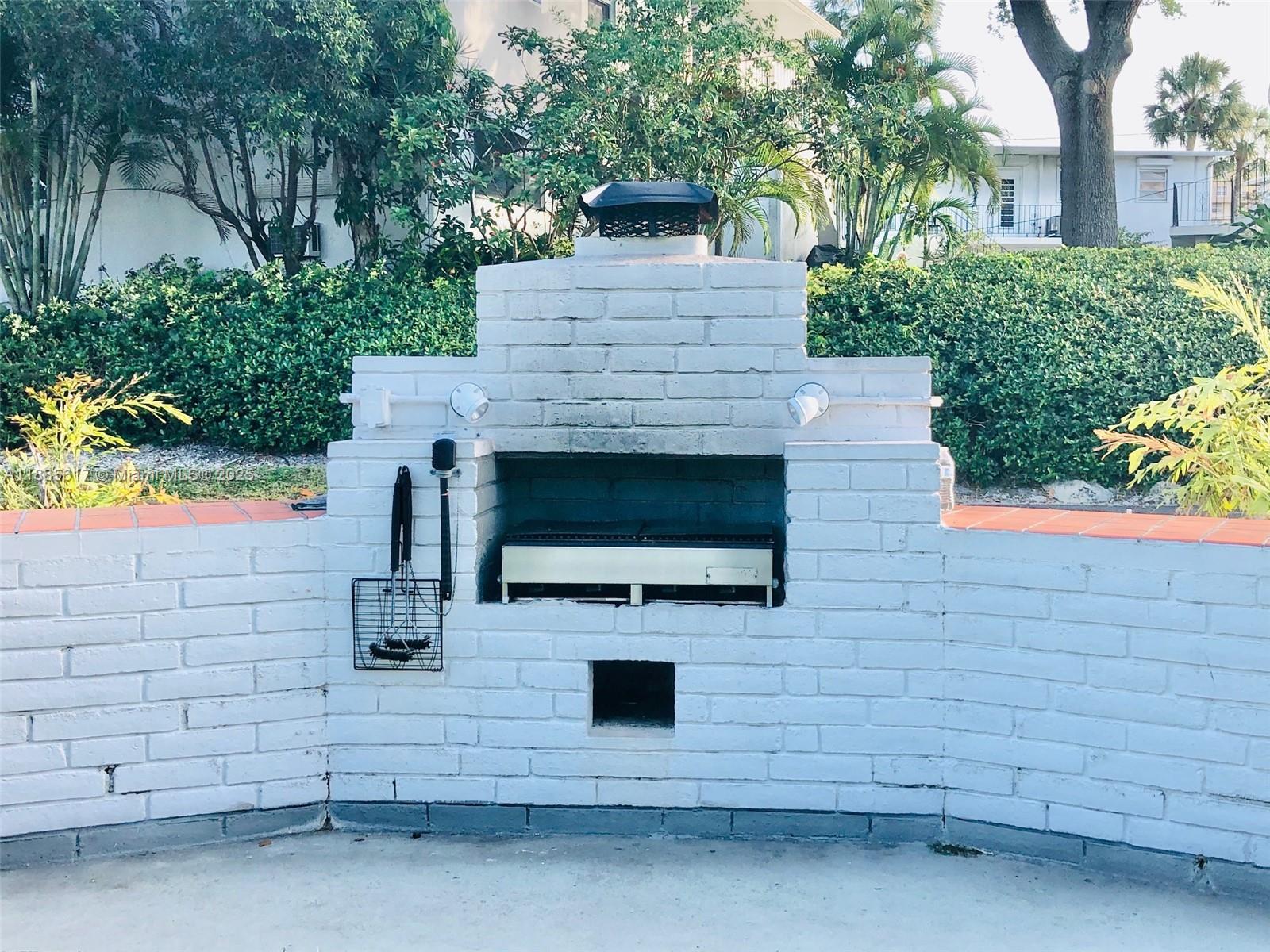 CLIFF LAKE VILLAS CO-OP - Residential Lease