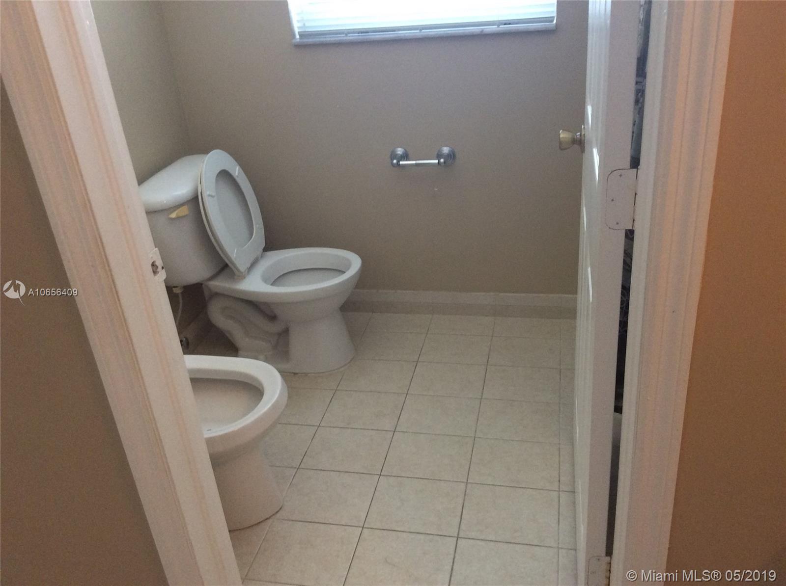 SAGA BAY TOWNHOMES 1ST AD - Residential