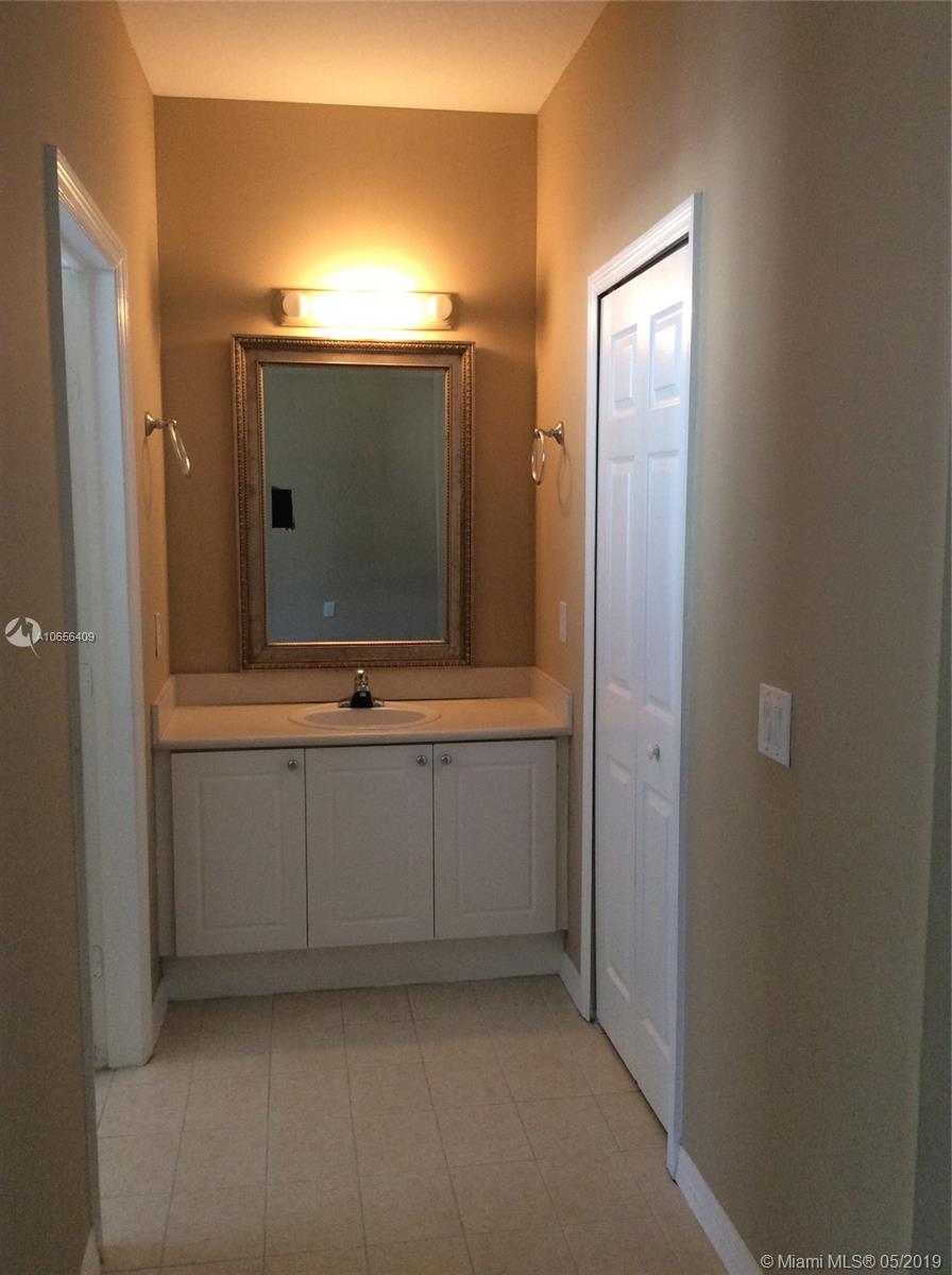 SAGA BAY TOWNHOMES 1ST AD - Residential