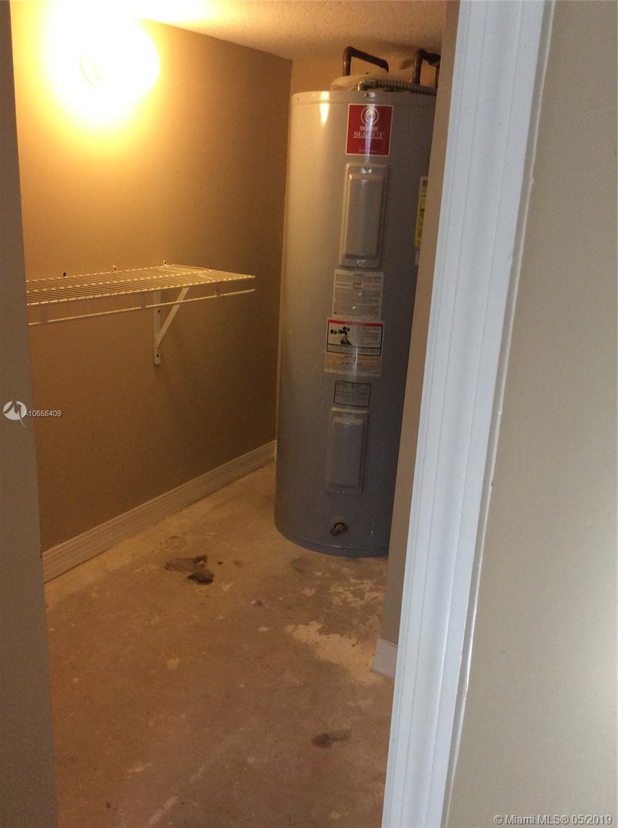 SAGA BAY TOWNHOMES 1ST AD - Residential